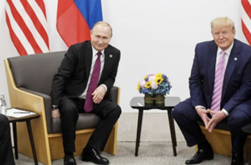 Камень-за-пазухой:-Трамп-не-просто-так-заигрывает-с-Россией